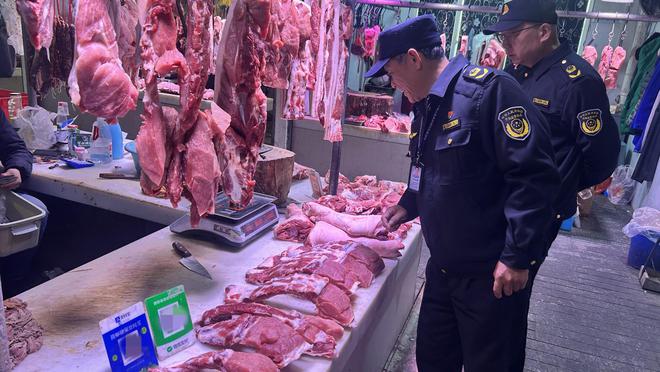 黄陂区开展农贸市场食品安全与经营秩序交叉检查 营造放心消费环境(图1)