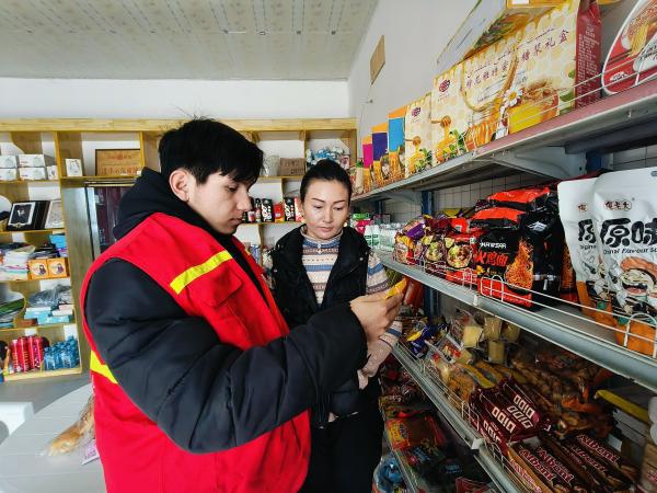 守护舌尖安全 食品安全检查在行动(图1)