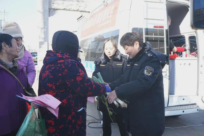 东平县市场监管局开展食品安全“你点我检进大集服务惠民生”活动(图4)