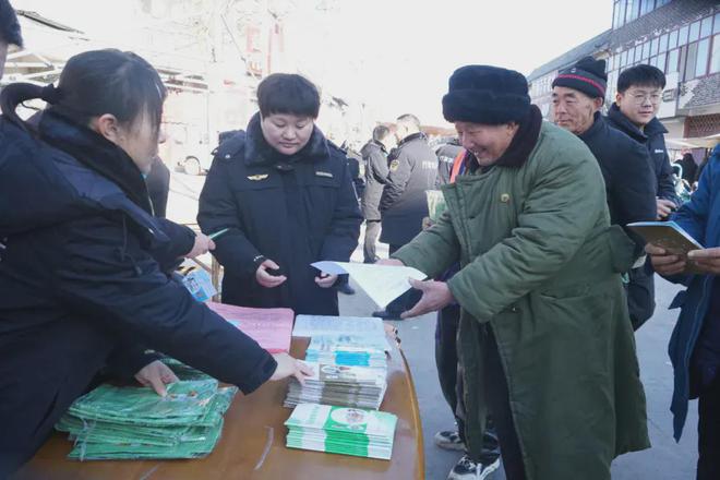 东平县市场监管局开展食品安全“你点我检进大集服务惠民生”活动(图3)