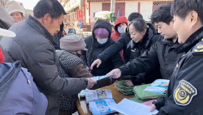 东平县市场监管局开展食品安全“你点我检进大集服务惠民生”活动(图2)