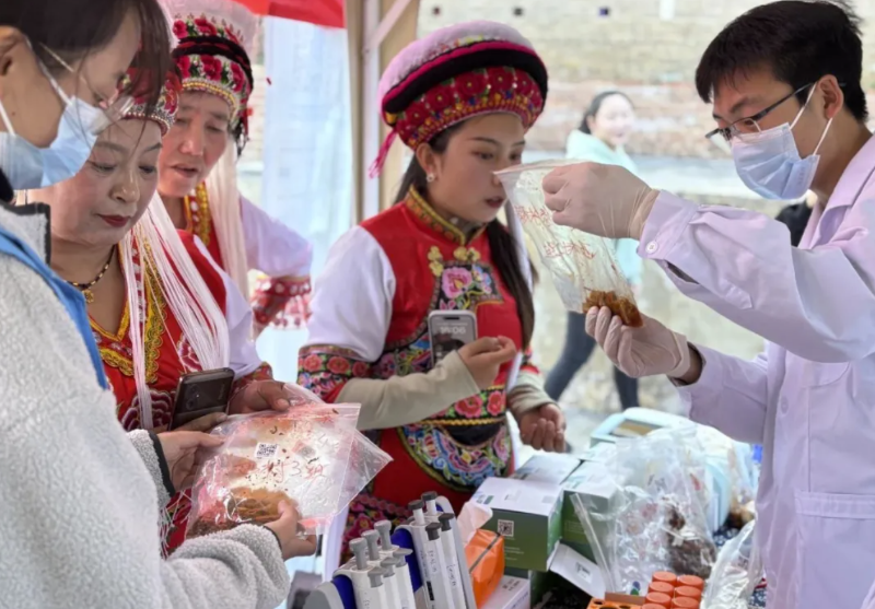 云南省市场监管局开展食品安全“你点我检 服务惠民生”进乡村活动(图2)