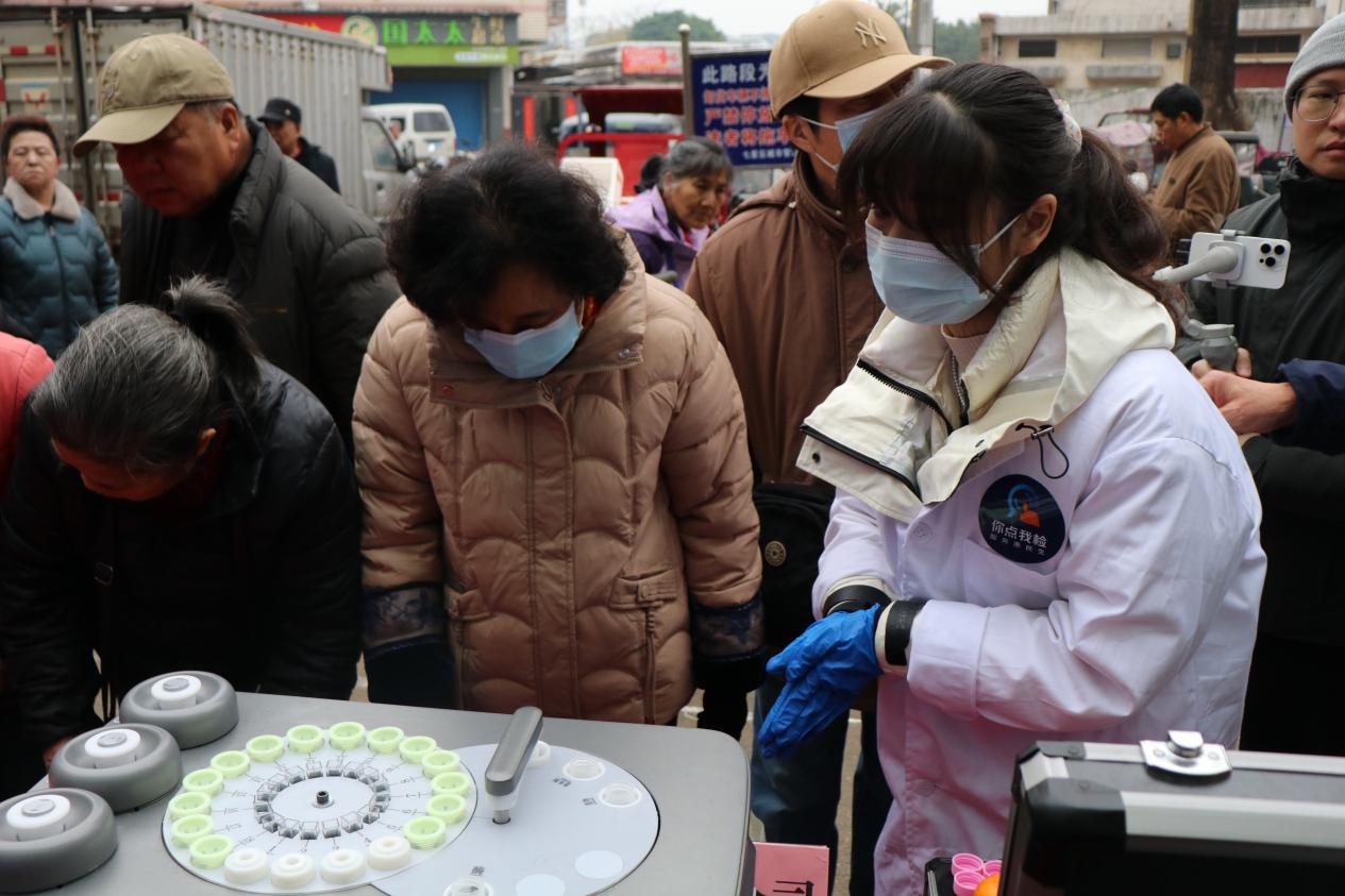 突出“实干创新” 广西桂林市食品安全“你点我检”活动持续走深走实(图3)